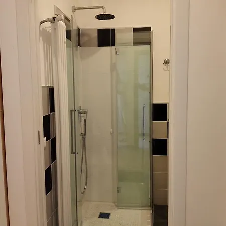 ベッド・アンド・ブレックファスト Rosa Blu 4*